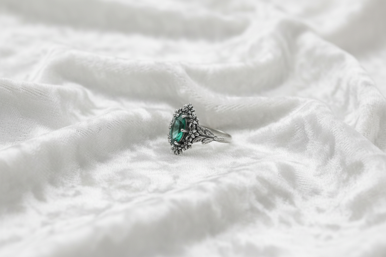 Jenny Emerald Ring