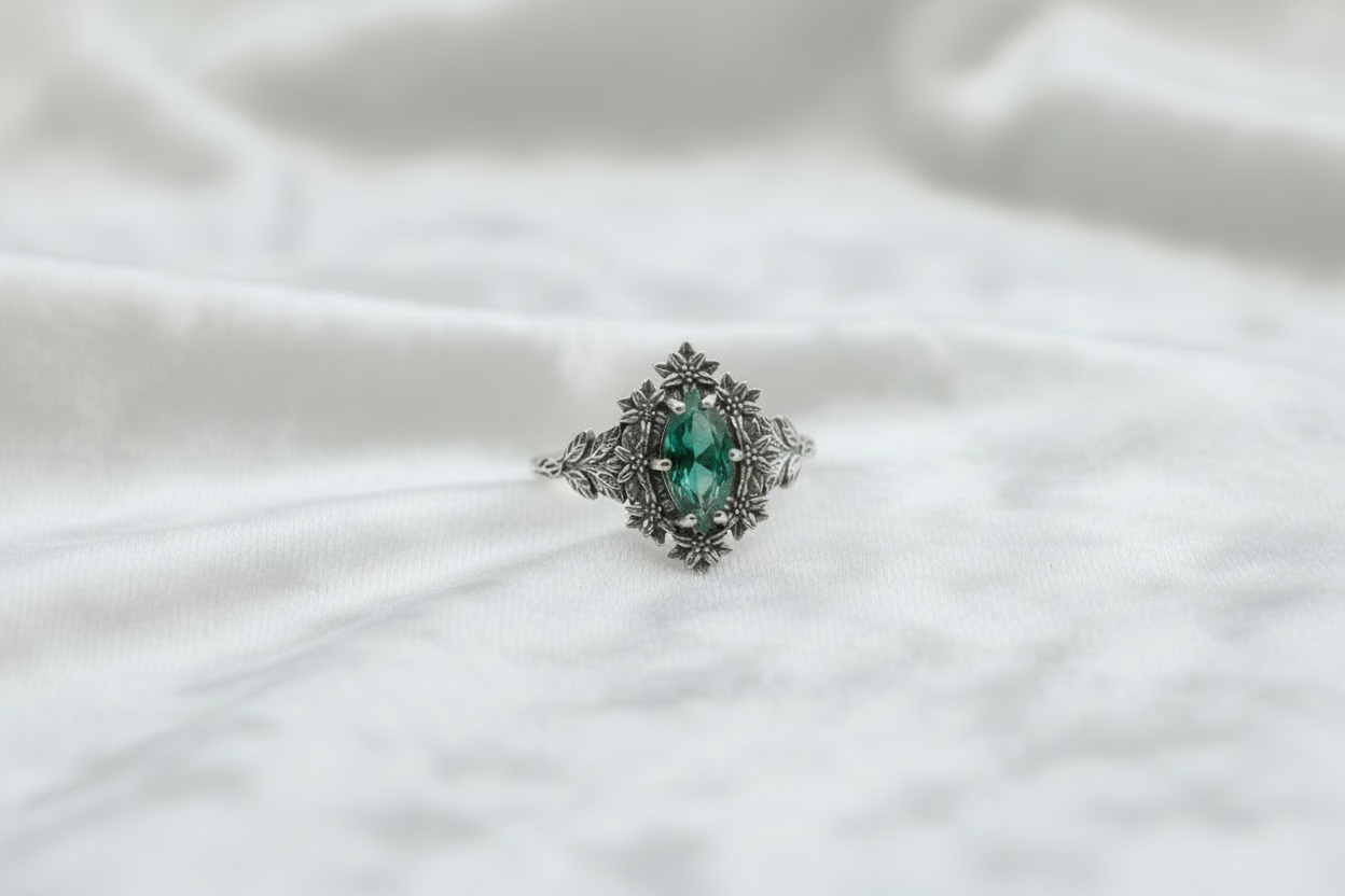 Jenny Emerald Ring